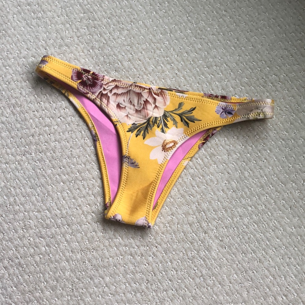Triangl floral bikini bottom
